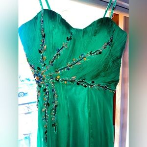 Gorgeous green dress